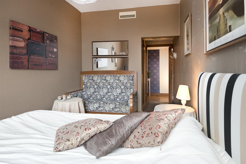 Aina Hotel